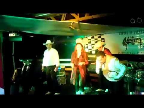 Negra, Negra (en Vivo) Video