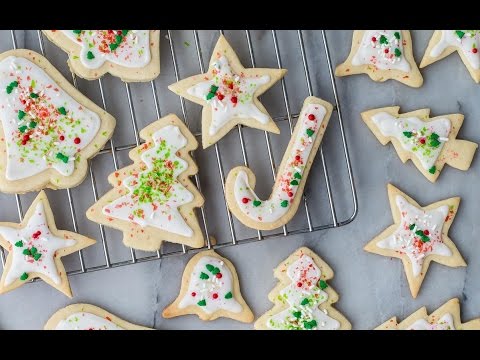 VIDEO : perfect sugar cookies - holiday recipes - weelicious - subscribe to weelicious: http://bit.ly/_weelicious5 get the weelicious cookbooks for 300 recipes like this! http://weeliciousbook.com/ ...