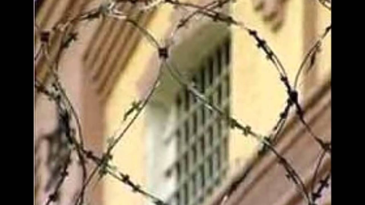 Арестованный за взятку начальник изолятора повесился в сизо.