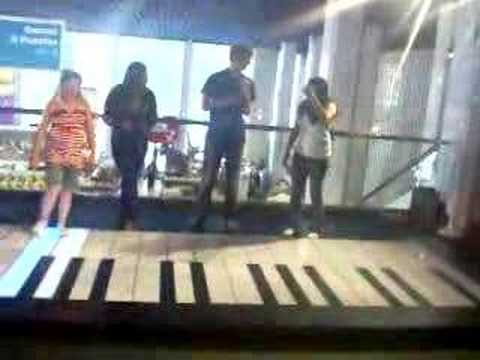 tom hanks big piano. the same piano tom hanks