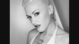 Watch Gwen Stefani Magics In The Makeup video