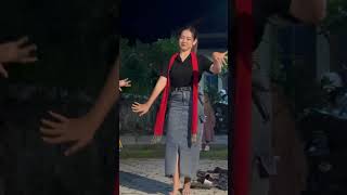 Cantik Senyum Manis Body Mantap