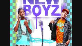 Watch New Boyz Colorz video