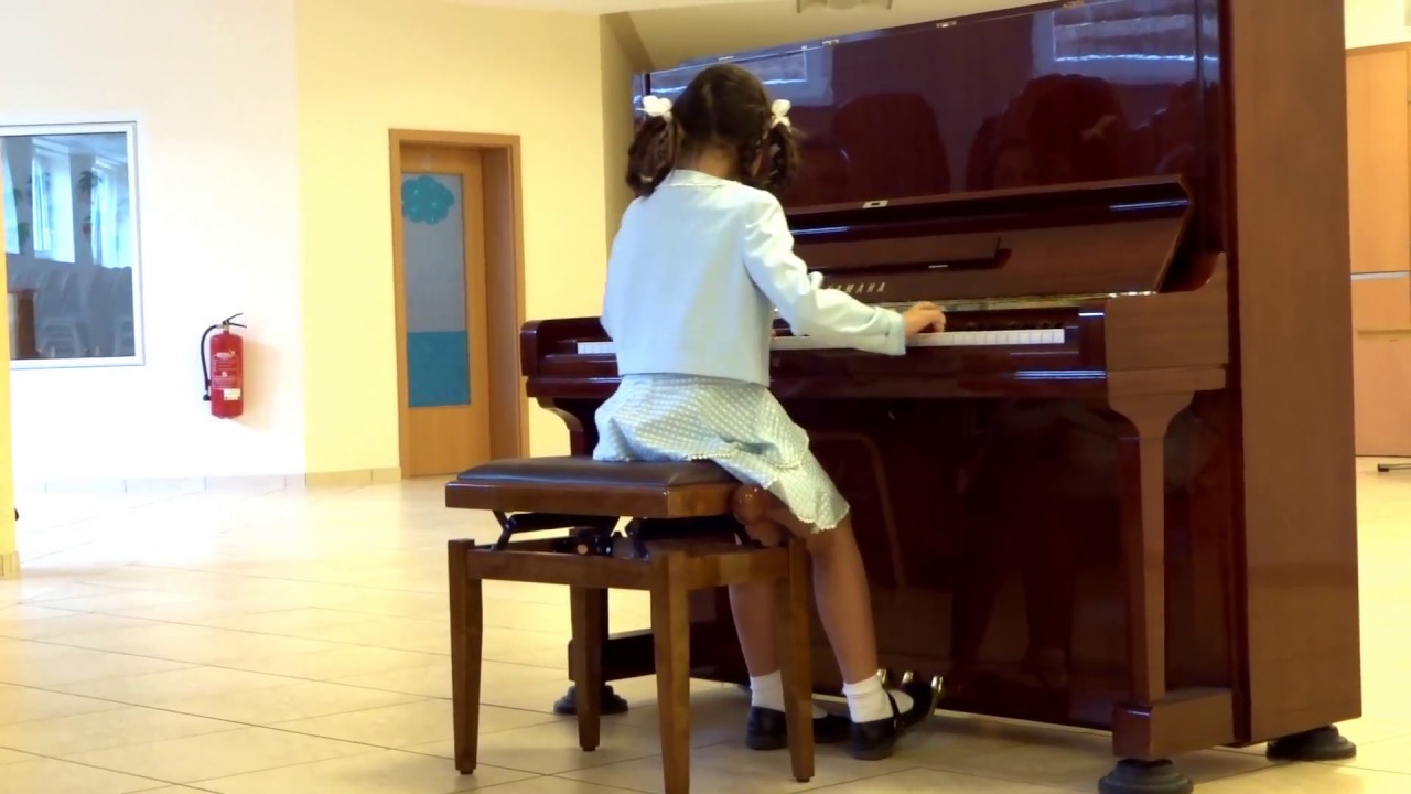 Сынок присунул мамке оценив ее игру на пианино