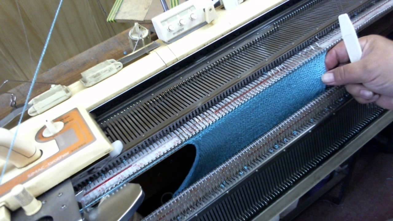 Вязание рукава на вязальной машине 12