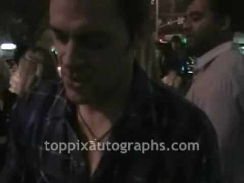 johnny knoxville melanie clapp. Johnny Knoxville - Signing