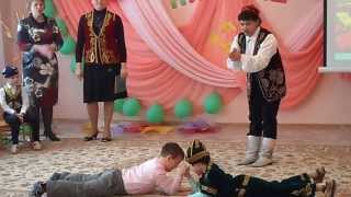 сцепления оформление класса к наурызу Февраль Март Апрель