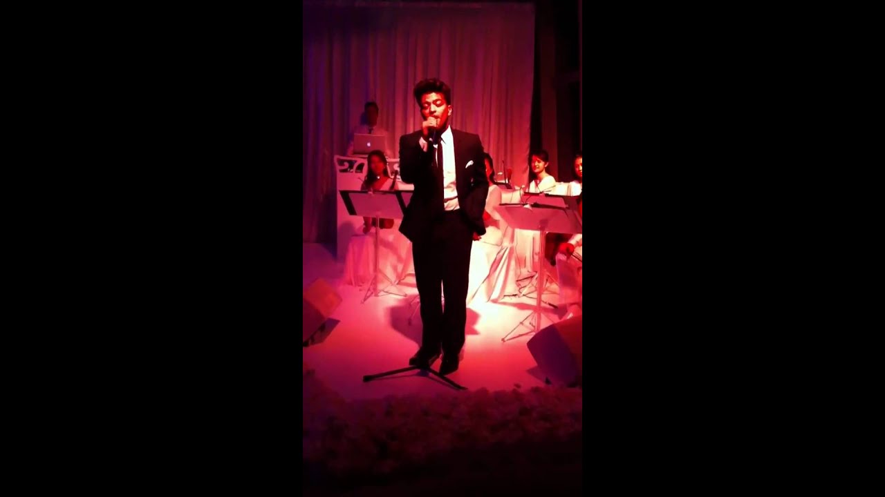 Bruno Mars sings in the wedding of coco lee - YouTube