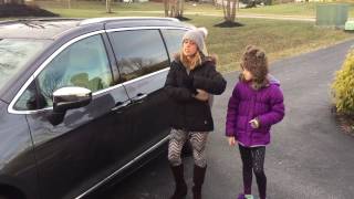 2017 Chrysler Pacifica Keyless Entry Door Opens With Feet Wave Demo