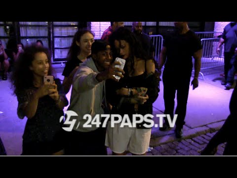 (BrandNew) Rihanna and Melissa Forde shining while at Club VIP in NYC 07-31-14 (BrandNew) Rihanna and Melissa Forde shining while at Club VIP in NYC 07-31-14 klip izle