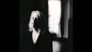 Watch Mary Chapin Carpenter I Put My Ring Back On video