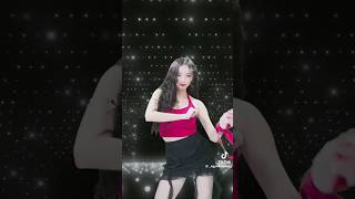 Vietnamita Linda Bailando En Minifalda Negra