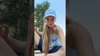 Karolina Rose Meets Some Ants