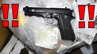I FOUND A REAL GUN!!! Dumpster Diving Gamestop Night #346 I FOUND A REAL GUN!!! Dumpster Diving Gamestop Night #346
