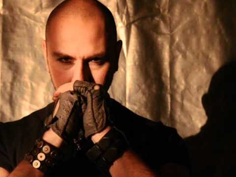 Demir Demirkan ft Özge Fiskin - Doya Doya 2011 Demir Demirkan ft Özge Fiskin - Doya Doya 2011 klip izle