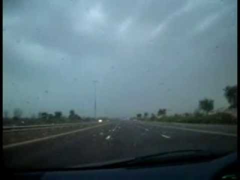 UAE weather: Residents wake up to lightning and rain thumb