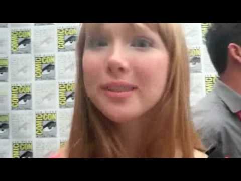 CASTLE's Molly Quinn on Getting a TV Boyfriend and Gaining Some Independence