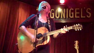 Watch Kim Richey Lay It Down video