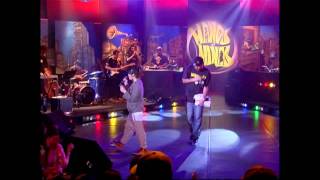 Watch Ana Tijoux La Rosa De Los Vientos video