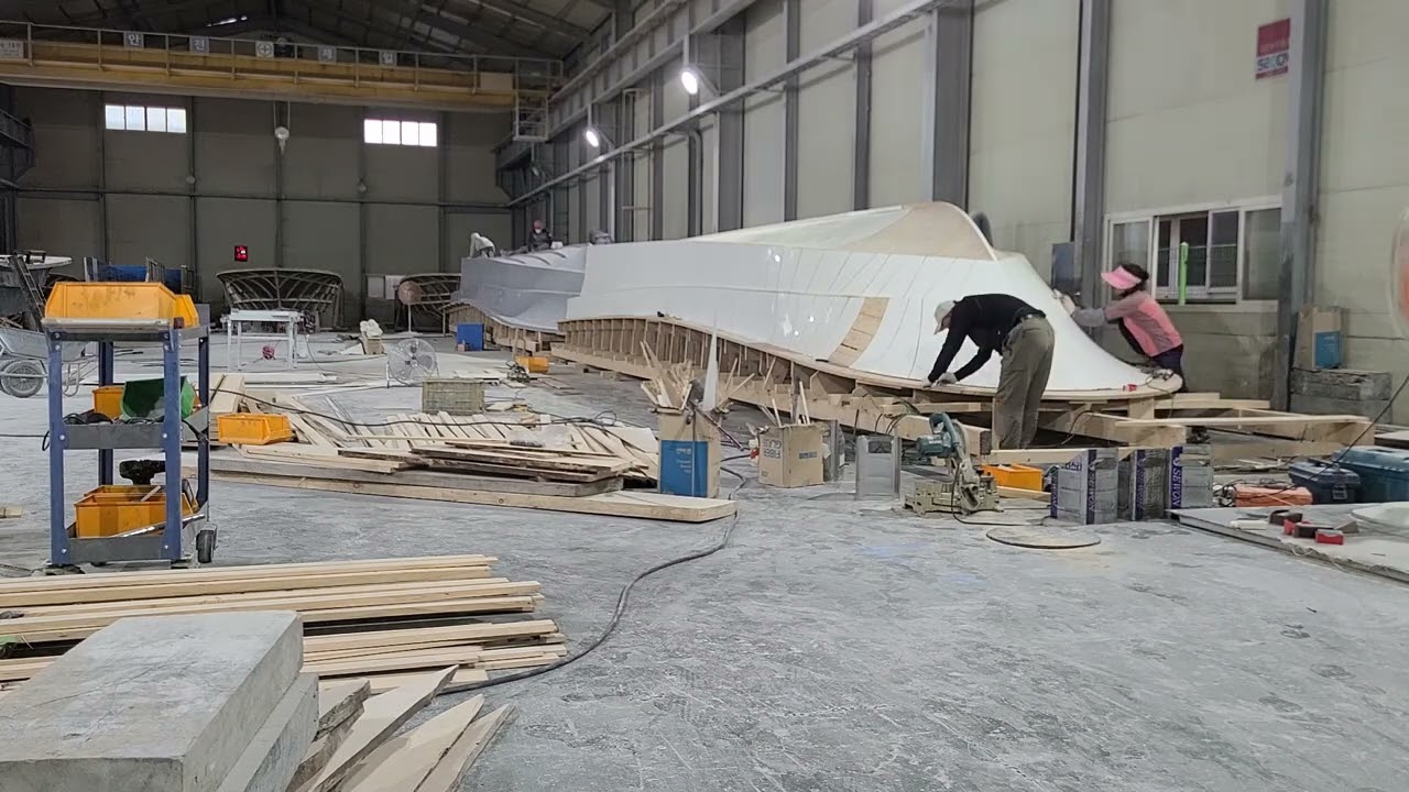 FRP ship (fishing boat) wooden mold manufacturing process FRP ship (fishing boat) wooden mold manufacturing process