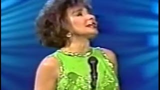 Watch Shirley Bassey Wind Beneath My Wings video