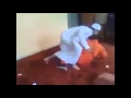 india people saudi nattil anubavikkum kodumai, saudi engineer beaitng indian employee, saudi employer punish indian employee viral video