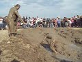 lucha de chicas en lodo por primera vez en un evento de 4x4 automart