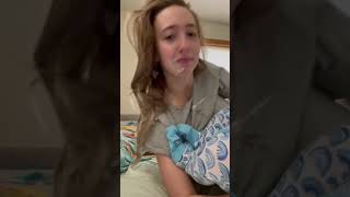 Baby Pukes On Moms Face As She Goes To Kiss Him - 1401128