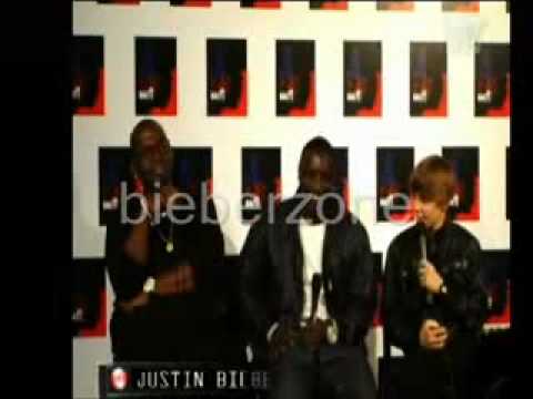 justin bieber pants falling down at the beach. Justin Bieber We Are the World press conference pants on the ground