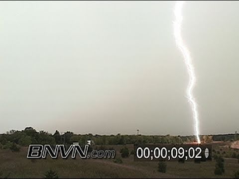 9/3/2005 Vivid and dangerous lightning video