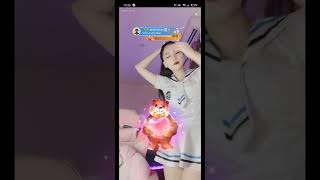 Gái Xinh Bigo Live Mặc Lọt Khe Lắc Đít Lộ Cả Hàng Họ