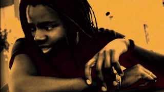 Watch Tracy Chapman Subcity video