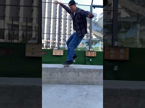 🧱 THIS OLD LEDGE “Quickie” at the EMB fountain 🗣️ Ted Barrow