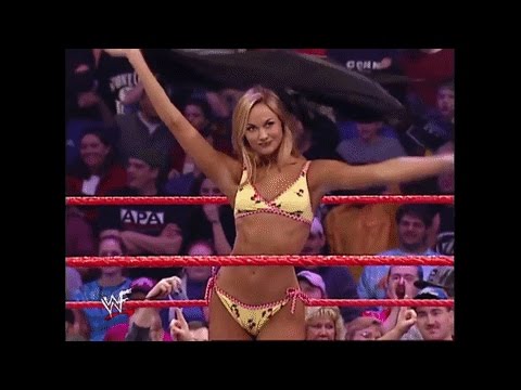 Classic Hotness: Stacy Keibler vs Torrie Wilson Bikini Match!