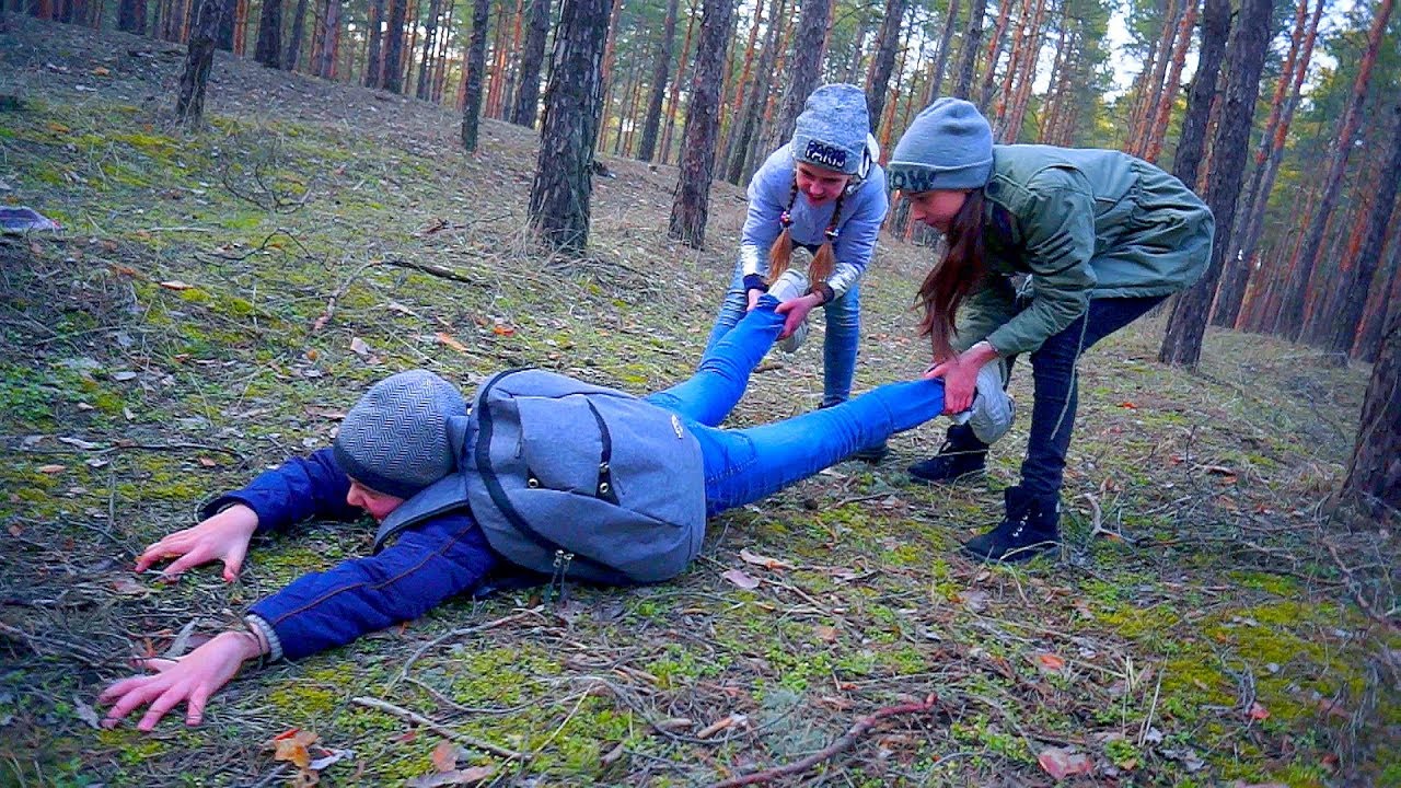 Женщина Дрочит В Лесу Видео