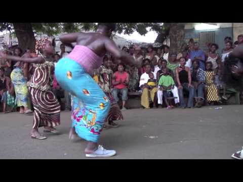 Jamaica+Mapouka ... , Young Men & Drum Teacher Dance At Dununba In Conakry, West Africa