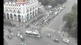 Видео Массовая авария в Ярославле на пер. пр. Толбухина и ул. Б. Октябрьская 01.07.2014 от Yarnet Ltd, проспект Октября, Ярославль, Россия