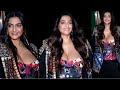 Baapre!! Baap Bahar Aagaya😯😱 Sonam Kapoor FlauNte Her Huge Cle@vage In Deep Neck Outfit At Vegnonveg