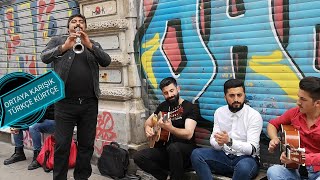 Klarnetli Türkçe Kürtçe Karışımı Müzik Resitali.taksim İstiklal Caddesi Sokak Sanatçıları. 4K