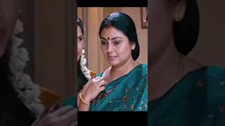 Aunty Actress Sivaranjini Adjusting Her Bra
