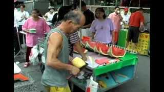 peeling a pineapple video, funny videos, best performer videos, Fruit seller