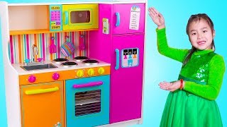 Jannie Pretend Play Cooking Food Challenges with Giant Kitchen Toy Jannie Pretend Play Cooking Food Challenges with Giant Kitchen Toy