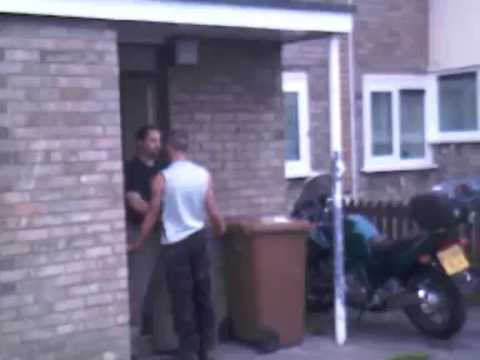 Calm martial arts guy vs Dumb ass chav AKA Les Andrews