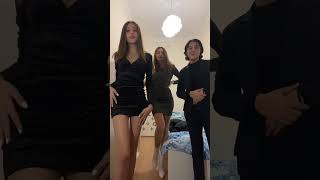 Yabancı Liseli kızlar okulda dans Twerk twerking tayt dans mini etek dans ları #