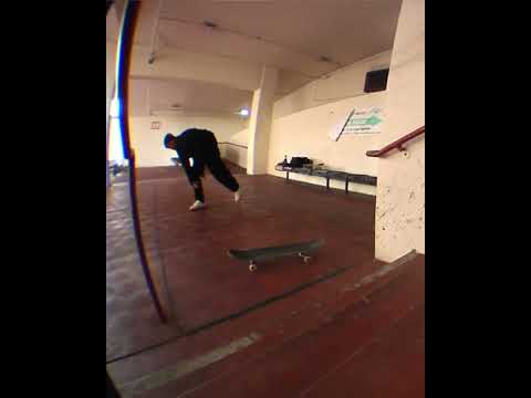 Chris Joslin nollie FS flip | Full process now playing