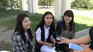 Видео Студенты бишкекских вузов потрясли своими знаниями (часть 1) от AKIpress news, улица Абдыкадырова, Бишкек, Киргизия