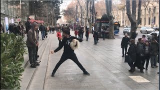 Видео Аварцы В Тбилиси 2019 Лезгинка В Грузии Парни Танцуют Просто Сказачно Четко Улица Руставели от ALI OSMANOV, улица Паулу Иашвили, Тбилиси, Грузия