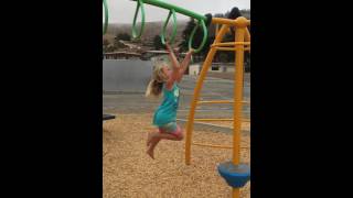 The Crazy Sas - Monkey Bar Challenge