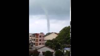 Fenomena puting beliung di Port Dickson
