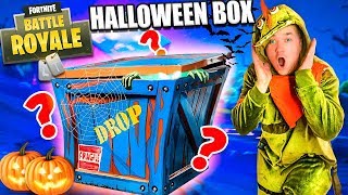 UNBOXING FORTNITE HALLOWEEN MYSTERY BOX!! 📦❓Fortnite SKINS, Toys, PICKAXE & More!